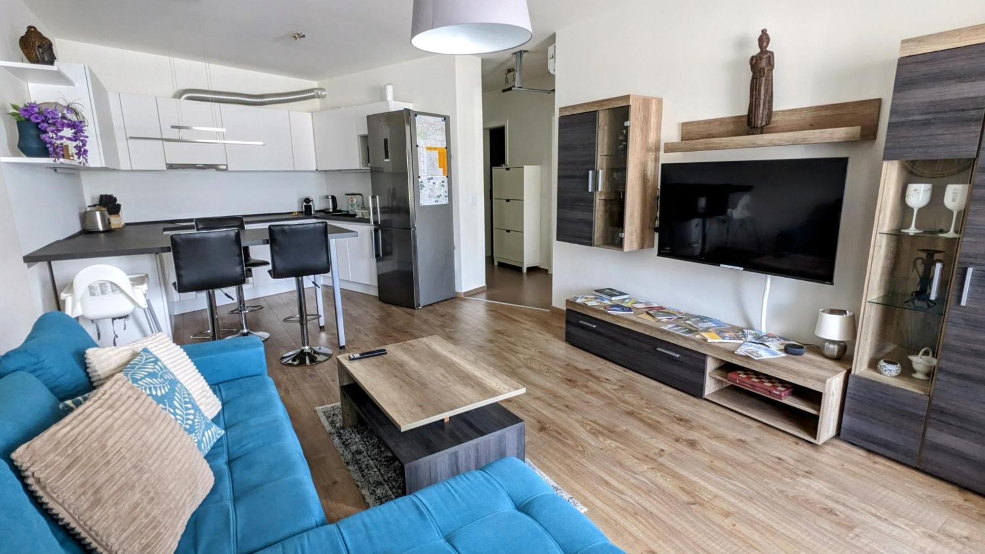 E2 Luxury Oldtown Apt - 2X Parking, Foodstore, Pcscreen, Netflix, Unlimited Music, Crib, Babychair, Fastwifi, Aircon Caşonia Exterior foto