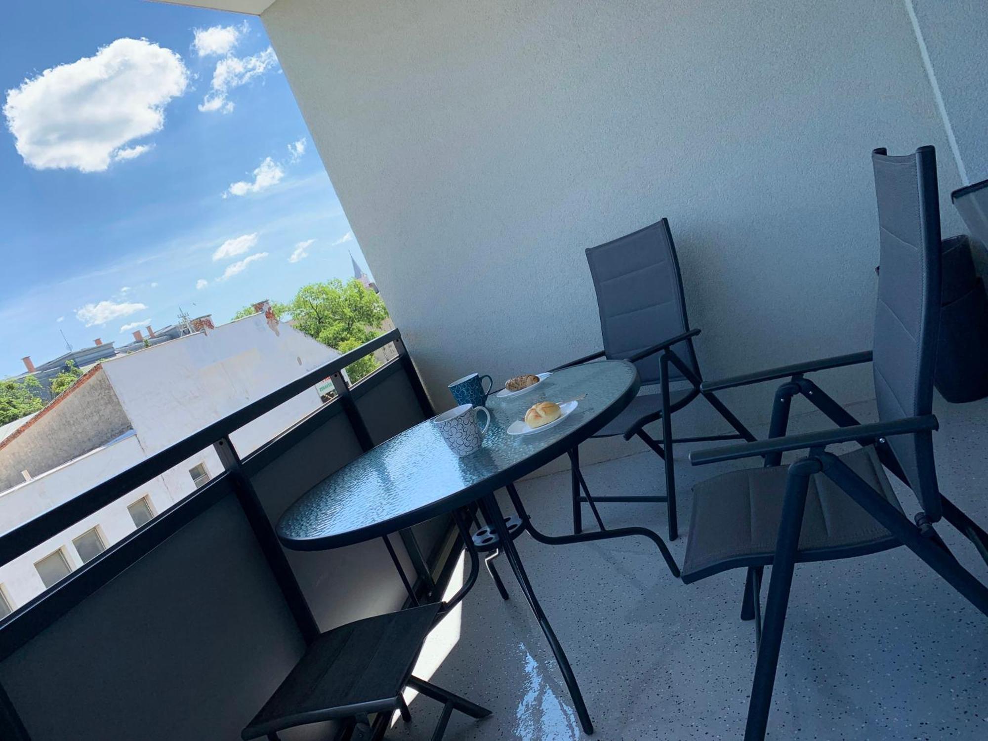 E2 Luxury Oldtown Apt - 2X Parking, Foodstore, Pcscreen, Netflix, Unlimited Music, Crib, Babychair, Fastwifi, Aircon Caşonia Exterior foto